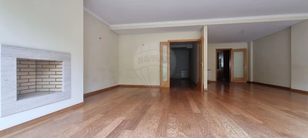 Apartamento T5 para Venda em Paranhos