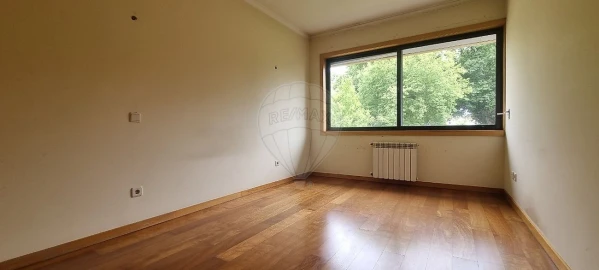 Apartamento T5 para Venda em Paranhos