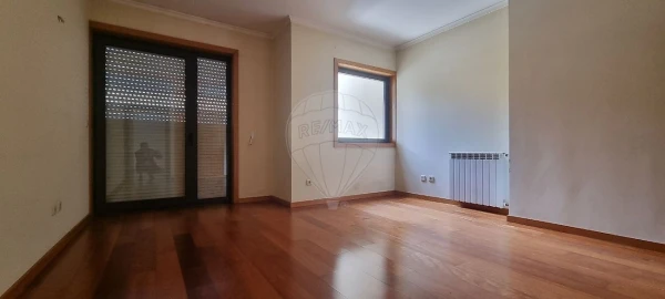 Apartamento T5 para Venda em Paranhos
