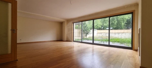 Apartamento T5 para Venda em Paranhos