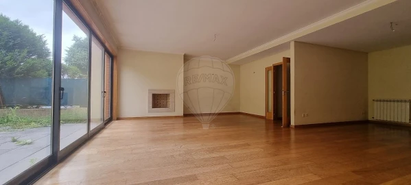 Apartamento T5 para Venda em Paranhos