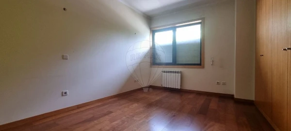 Apartamento T5 para Venda em Paranhos