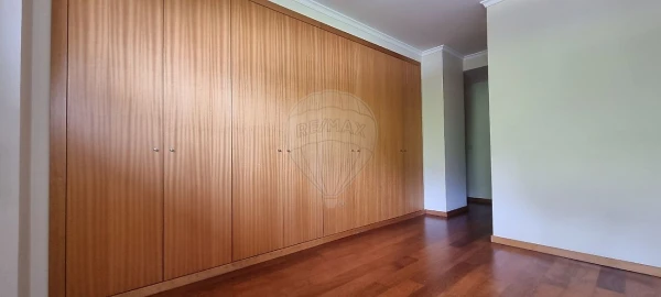 Apartamento T5 para Venda em Paranhos