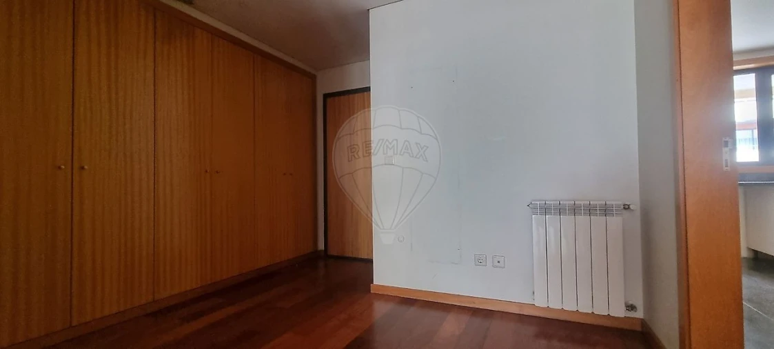 Apartamento T5 para Venda em Paranhos Foto 27