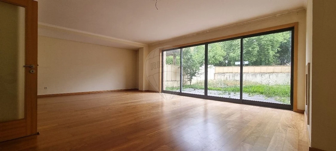Apartamento T5 para Venda em Paranhos Foto 34