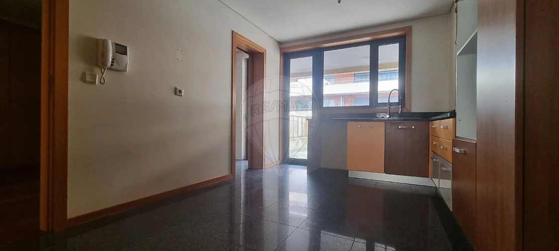 Apartamento T5 para Venda em Paranhos Foto 39
