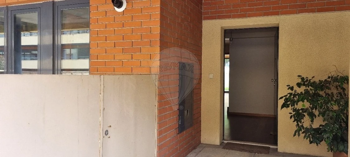 Apartamento T5 para Venda em Paranhos Foto 8