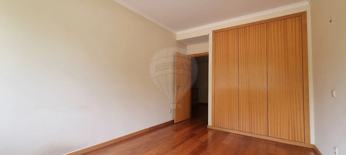 Apartamento T5 para Venda em Paranhos Foto 21