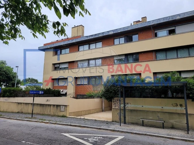 Apartamento T5 para Venda em Paranhos Foto 1