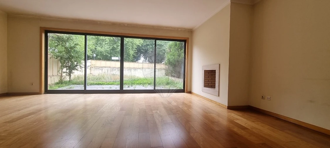 Apartamento T5 para Venda em Paranhos Foto 35