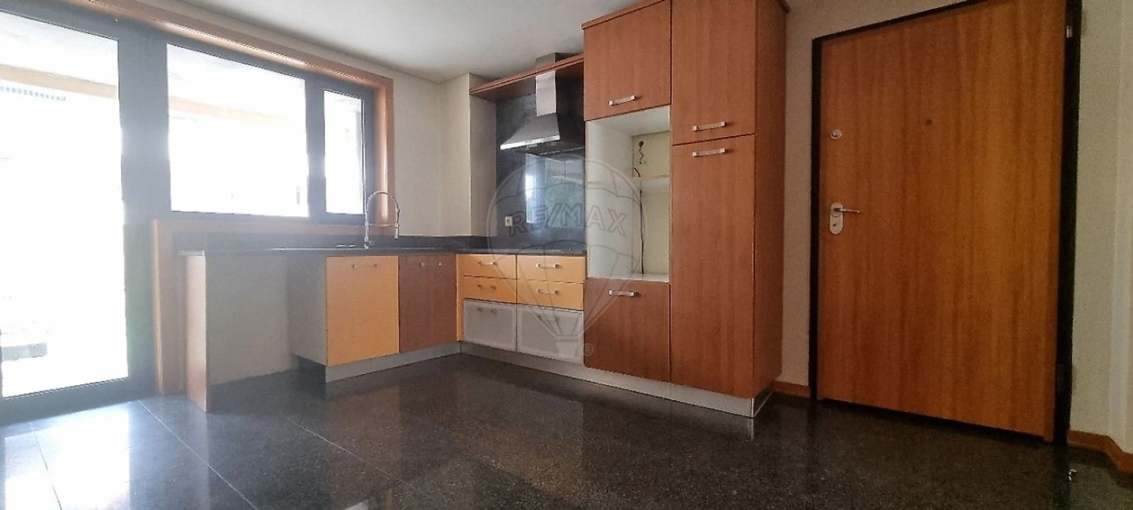 Apartamento T5 para Venda em Paranhos Foto 36
