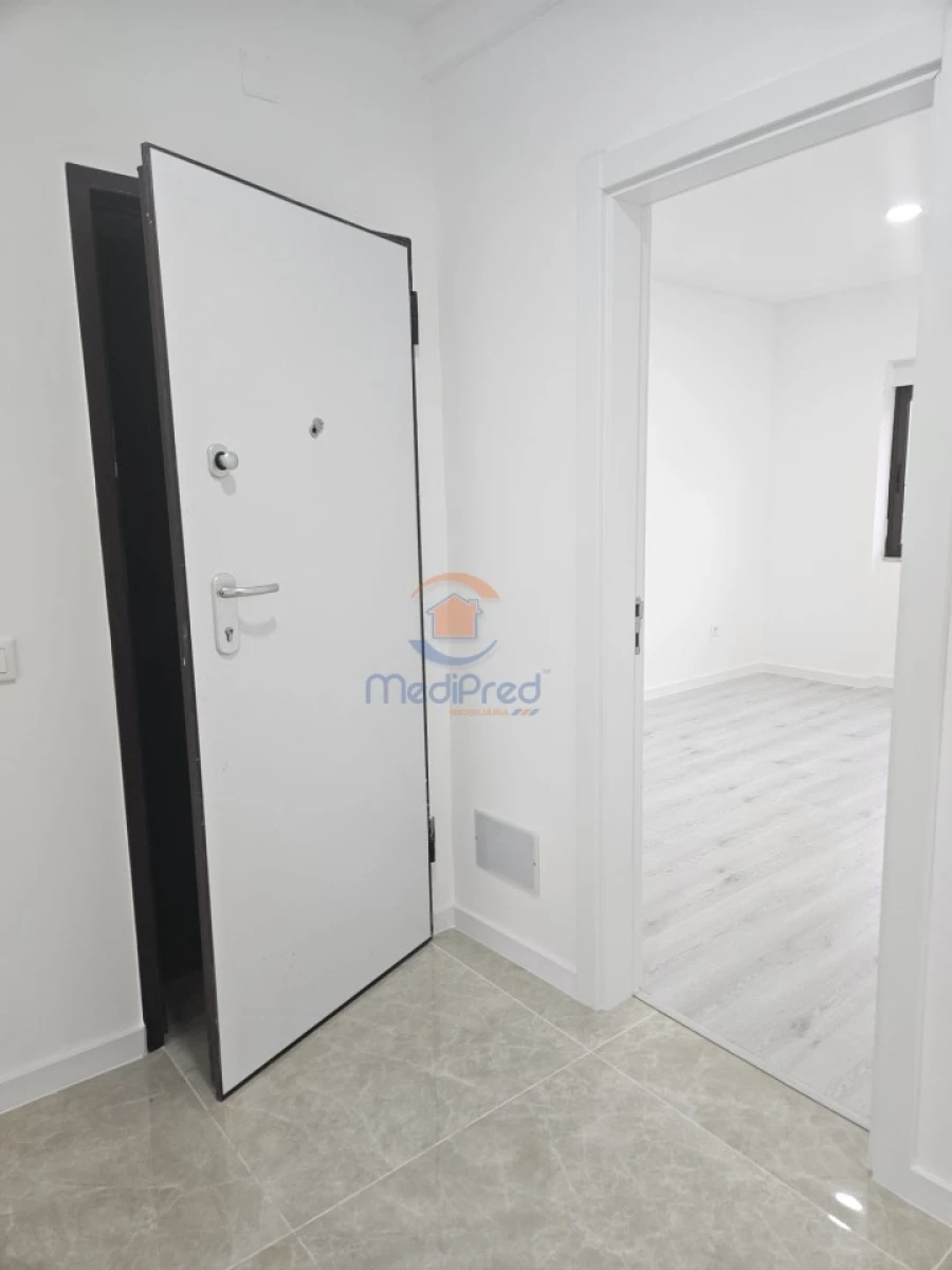 Apartamento T2 para Venda em Barreiro e Lavradio Foto 8