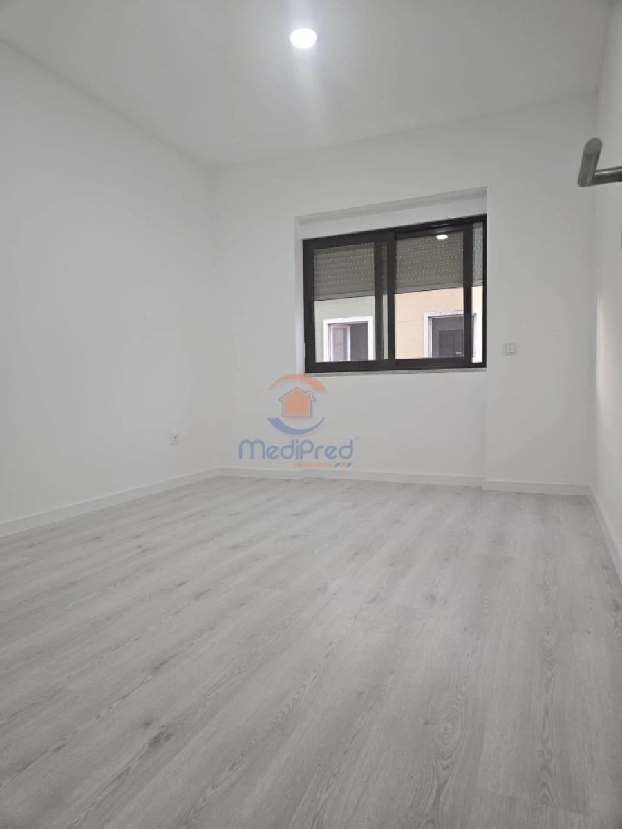 Apartamento T2 para Venda em Barreiro e Lavradio Foto 9