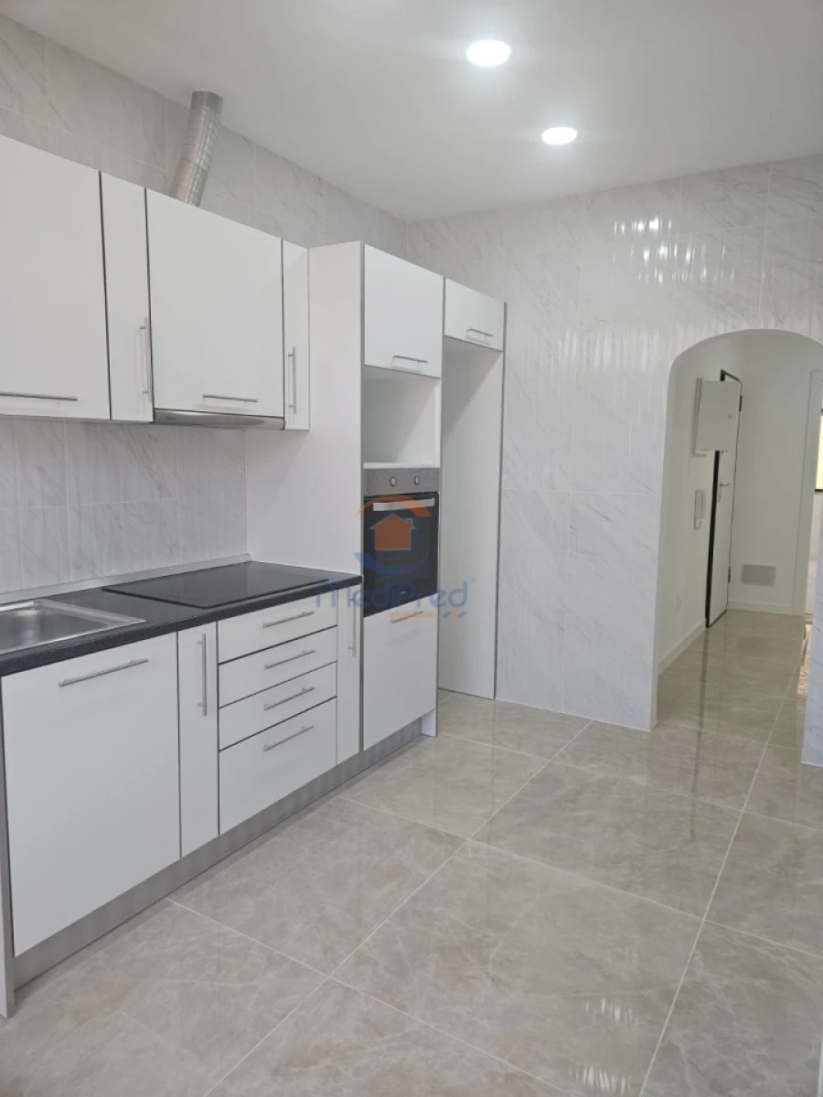 Apartamento T2 para Venda em Barreiro e Lavradio Foto 3