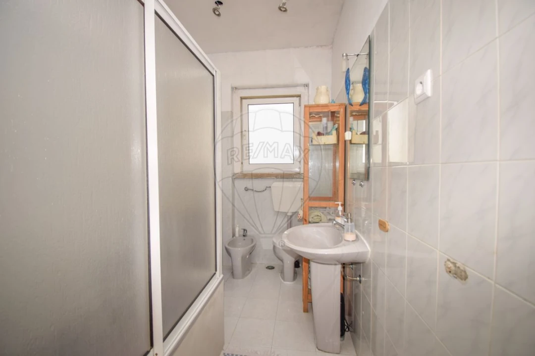 Apartamento T2 para Venda em Santa Maria e São Miguel, São Martinho, São Pedro Penaferrim Foto 3