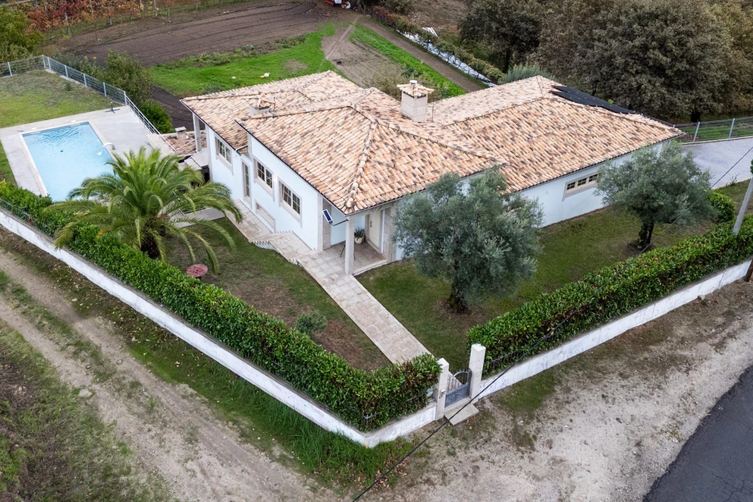 Moradia T4 para Venda em Pedralva Foto 39