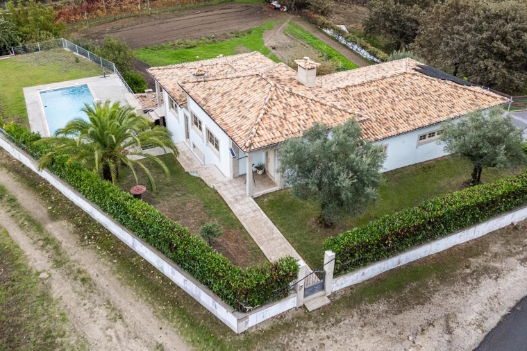 Moradia T4 para Venda em Pedralva Foto 3