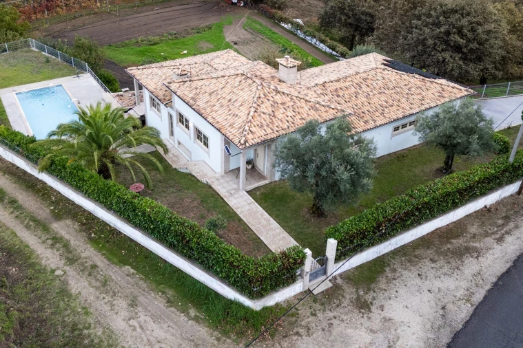 Moradia T4 para Venda em Pedralva Foto 39