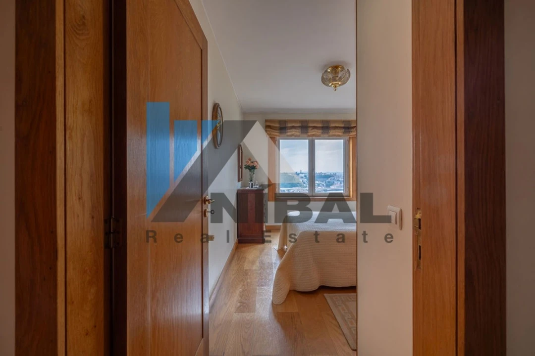 Apartamento T4 para Venda em Santa Marinha e São Pedro da Afurada Foto 5