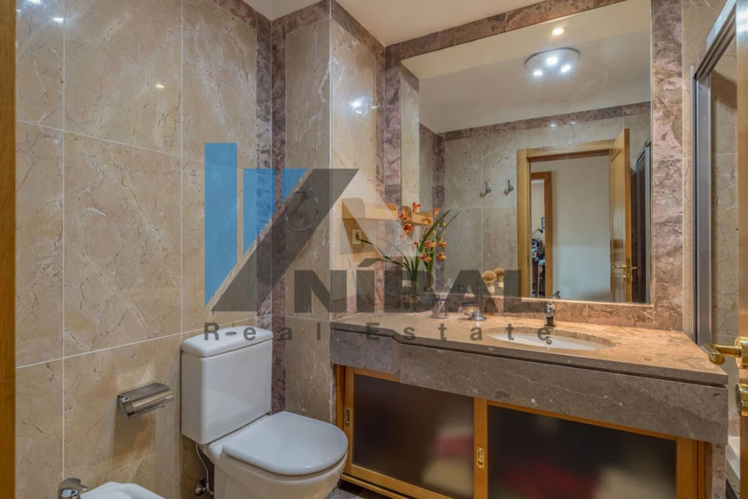 Apartamento T4 para Venda em Santa Marinha e São Pedro da Afurada Foto 13