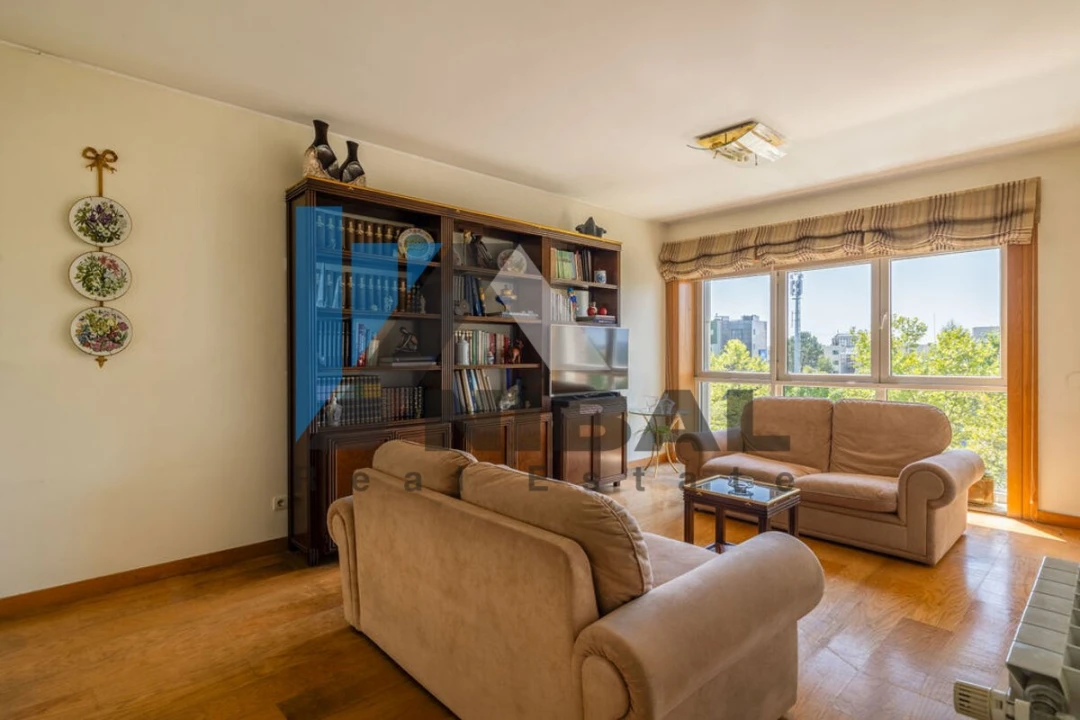 Apartamento T4 para Venda em Santa Marinha e São Pedro da Afurada Foto 2