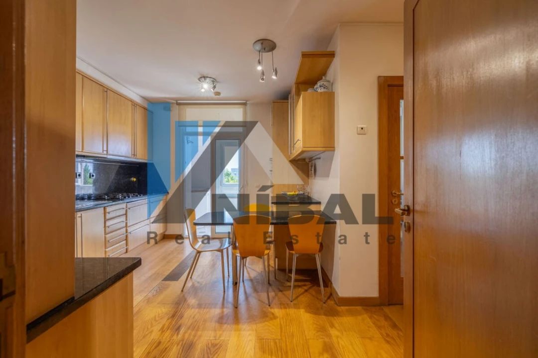 Apartamento T4 para Venda em Santa Marinha e São Pedro da Afurada Foto 15