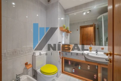 Apartamento T4 para Venda em Santa Marinha e São Pedro da Afurada