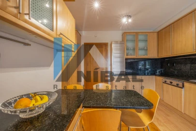 Apartamento T4 para Venda em Santa Marinha e São Pedro da Afurada