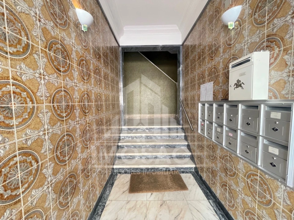 Apartamento T2 para Venda em Santo António dos Cavaleiros e Frielas Foto 8