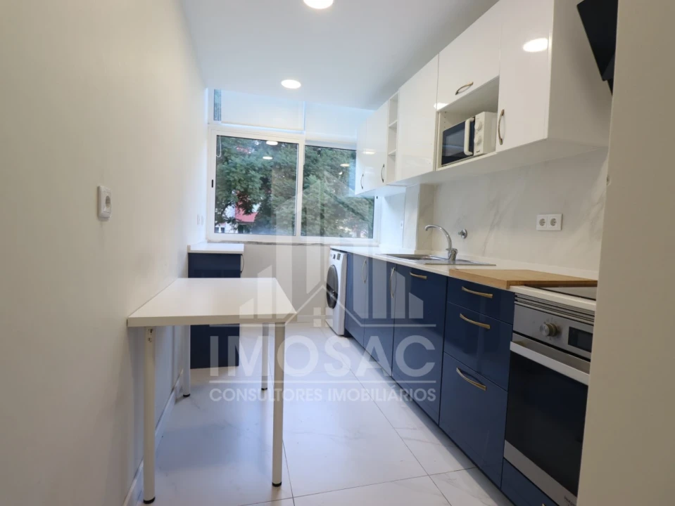 Apartamento T2 para Venda em Santo António dos Cavaleiros e Frielas Foto 4