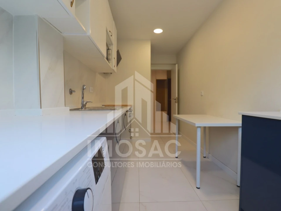 Apartamento T2 para Venda em Santo António dos Cavaleiros e Frielas Foto 9