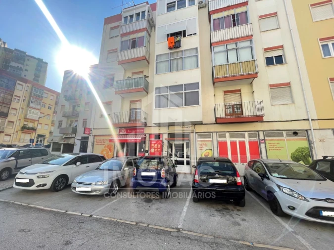 Apartamento T2 para Venda em Santo António dos Cavaleiros e Frielas