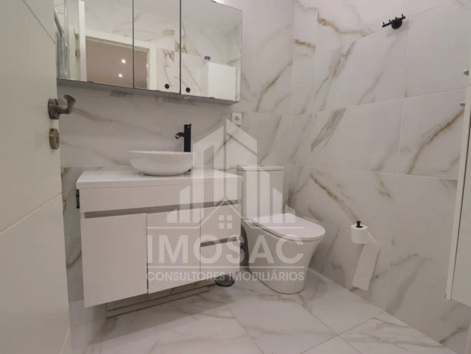 Apartamento T2 para Venda em Santo António dos Cavaleiros e Frielas Foto 6