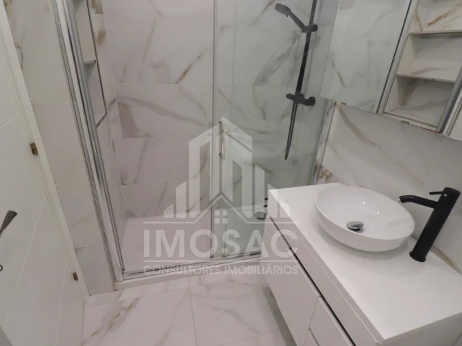 Apartamento T2 para Venda em Santo António dos Cavaleiros e Frielas Foto 12