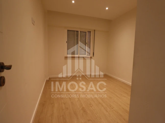 Apartamento T2 para Venda em Santo António dos Cavaleiros e Frielas Foto 15