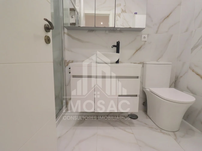 Apartamento T2 para Venda em Santo António dos Cavaleiros e Frielas Foto 16