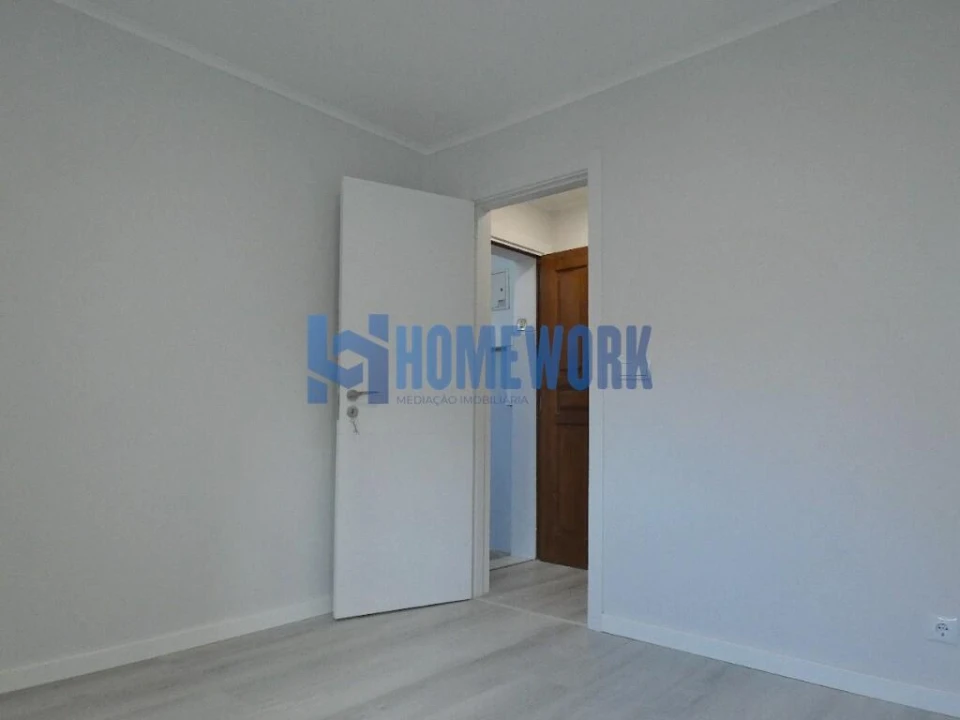 Apartamento T3 para Venda em Almada, Cova da Piedade, Pragal e Cacilhas Foto 6