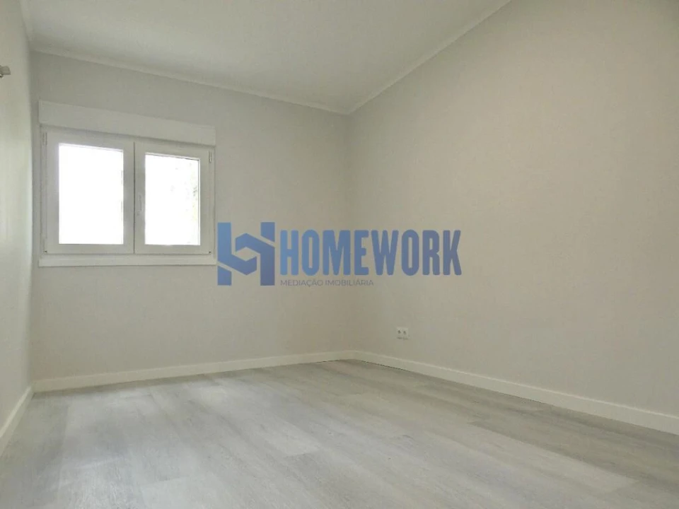 Apartamento T3 para Venda em Almada, Cova da Piedade, Pragal e Cacilhas Foto 13