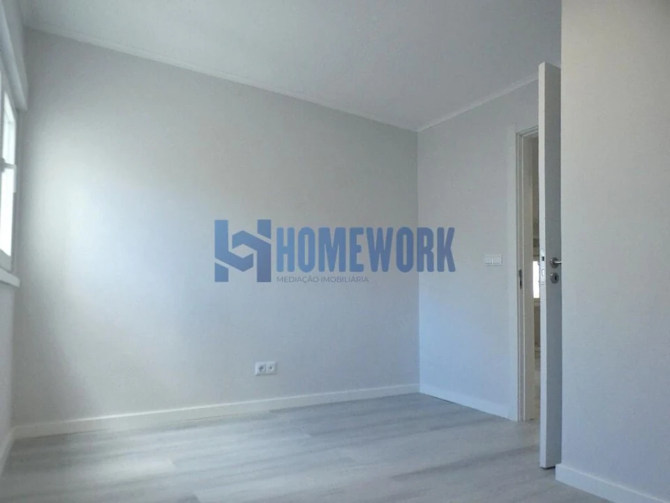 Apartamento T3 para Venda em Almada, Cova da Piedade, Pragal e Cacilhas Foto 12