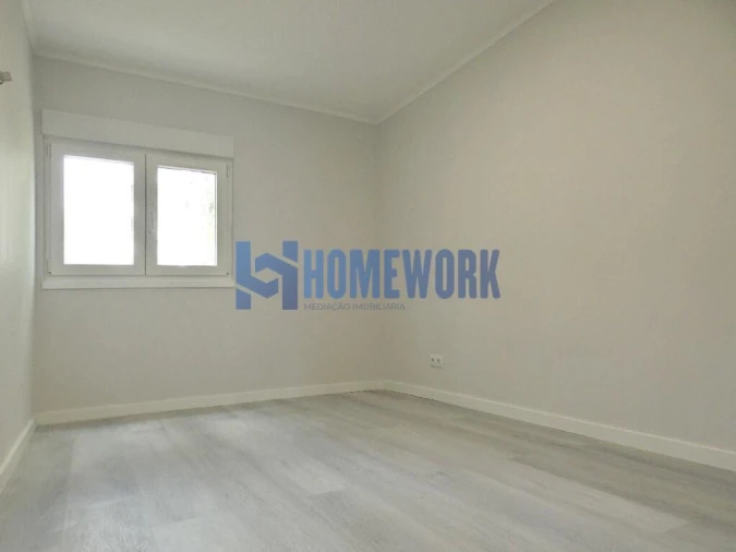 Apartamento T3 para Venda em Almada, Cova da Piedade, Pragal e Cacilhas Foto 13