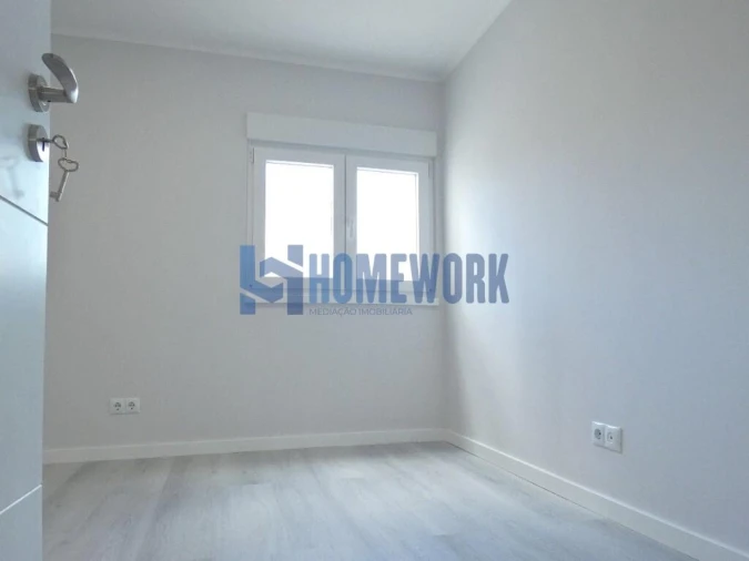Apartamento T3 para Venda em Almada, Cova da Piedade, Pragal e Cacilhas Foto 10