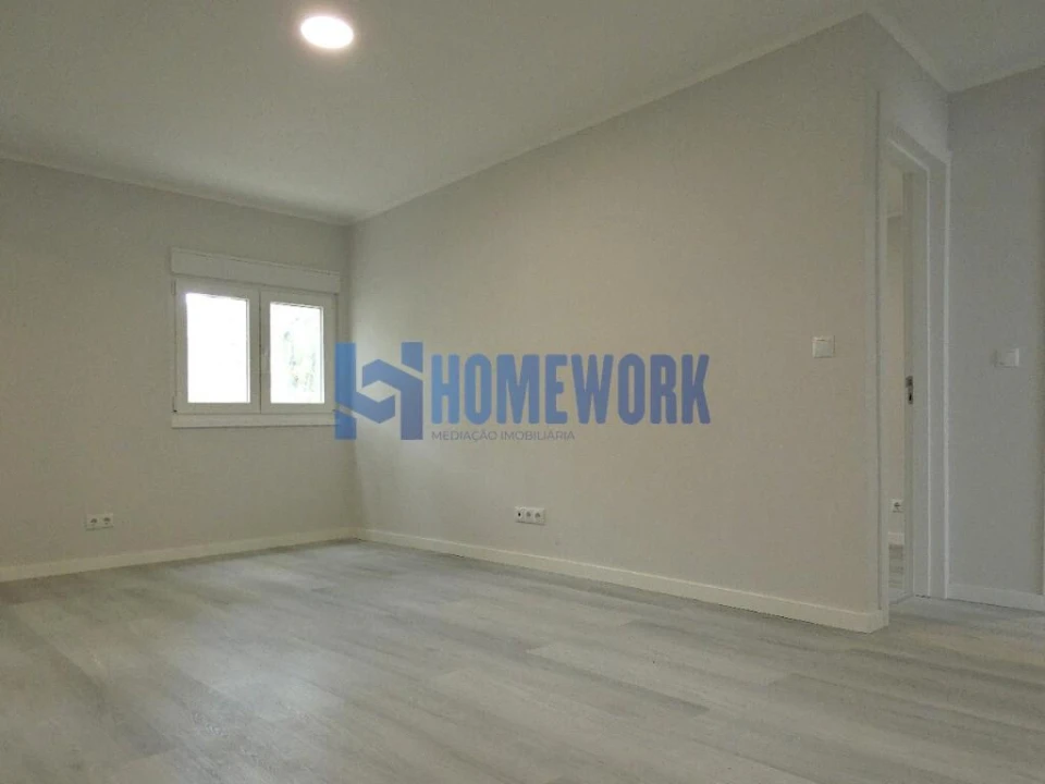 Apartamento T3 para Venda em Almada, Cova da Piedade, Pragal e Cacilhas Foto 8