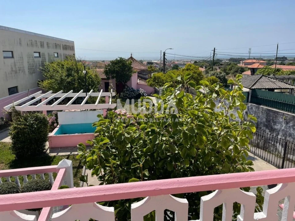 Moradia T2 para Venda em Paramos Foto 28