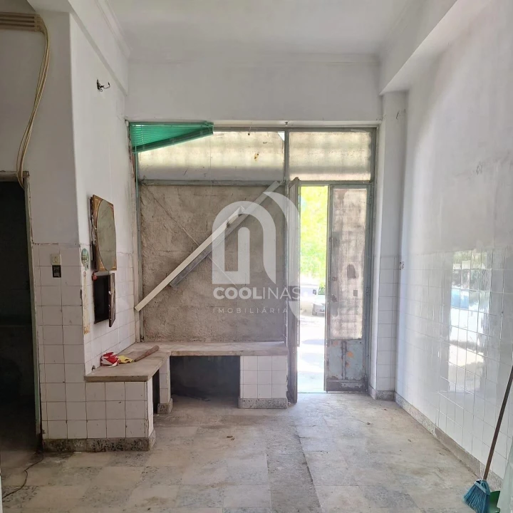 Loja para Venda em Almada, Cova da Piedade, Pragal e Cacilhas Foto 10