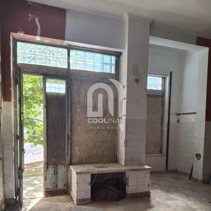 Loja para Venda em Almada, Cova da Piedade, Pragal e Cacilhas Foto 1