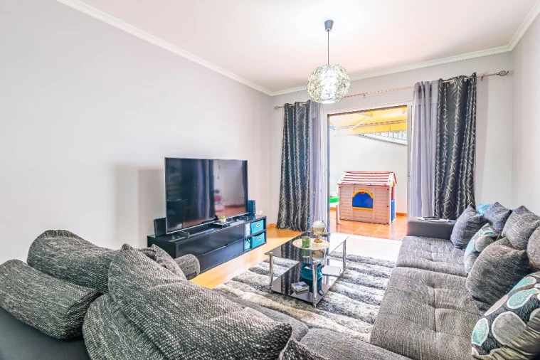 Apartamento T2 para Venda em Caniço Foto 8