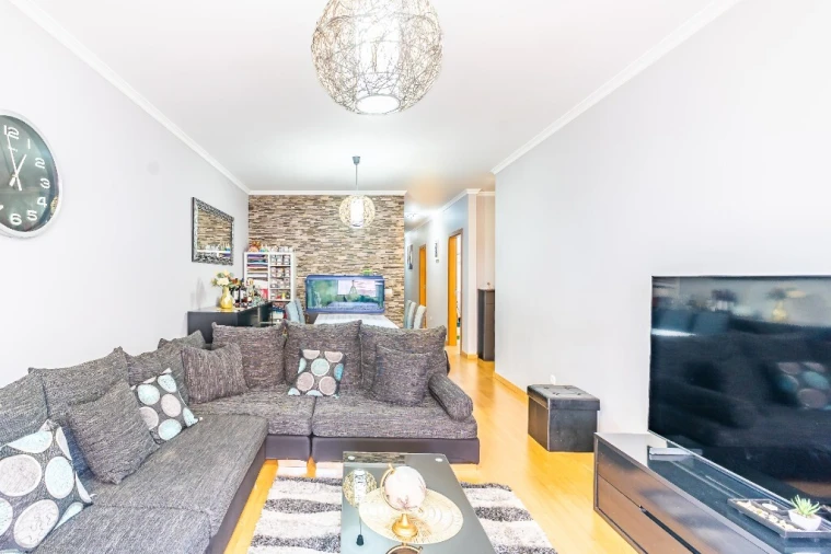 Apartamento T2 para Venda em Caniço Foto 5