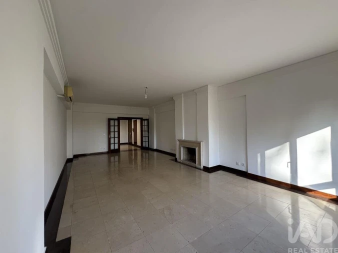 Apartamento T3 para Arrendamento em Lumiar Foto 6