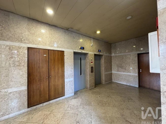 Apartamento T3 para Arrendamento em Lumiar Foto 25