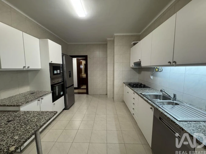 Apartamento T3 para Arrendamento em Lumiar Foto 21
